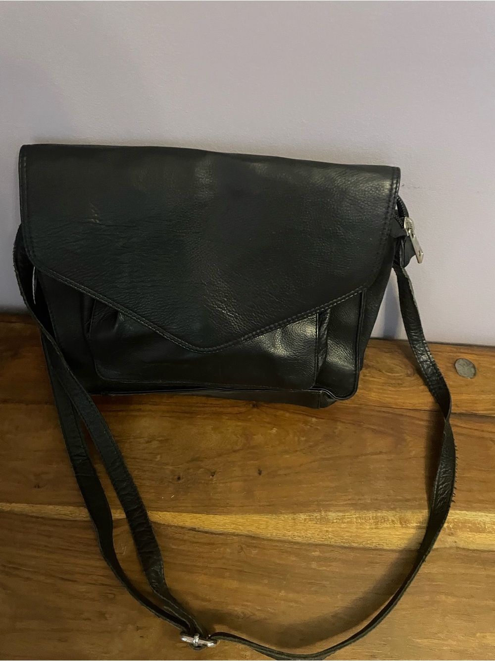 Classic Black Leather Crossbody Bag - Timeless Everyday Style
